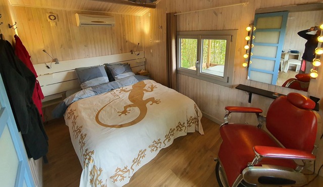 Adorable chalet with private jacuzzi st victoire view