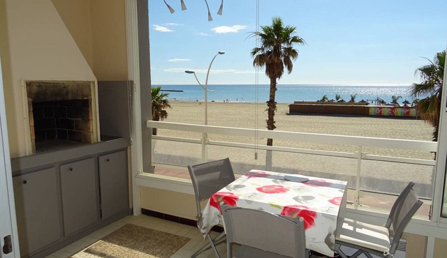 Air-Conditioned Apartment, 2 Bedrooms, Sea-Facing