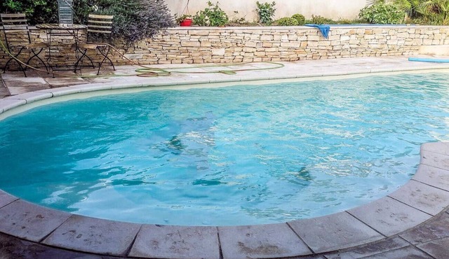 Air-conditioned villa in Salon-de-Provence, heated pool, pet allowed