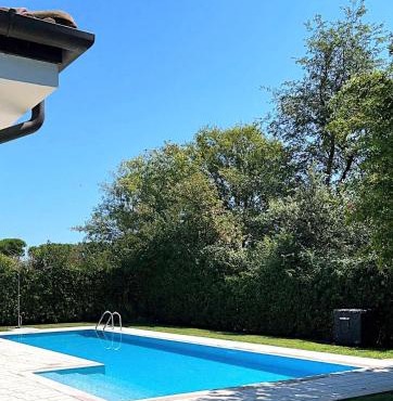 Albarella Family Villa with Private Pool and Garden
