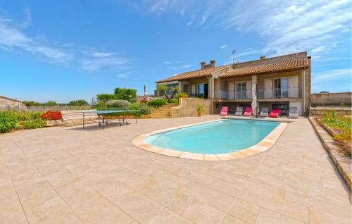 Amazing Home In Aubarne Santanastasie