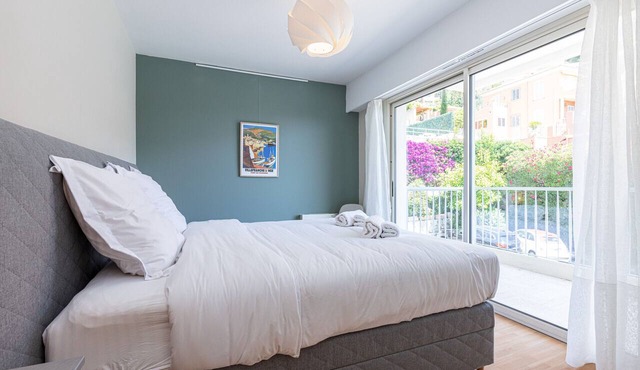 Amazing Sea View 2 Bdr - Swimming Pool & Parking