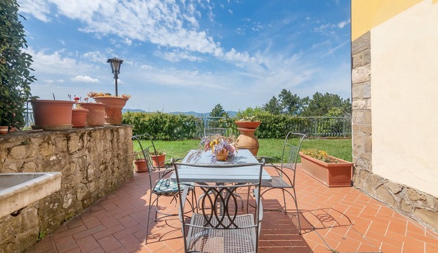 Apartment 'La Tavernetta' with Shared Pool, Private Terrace and Wi-Fi