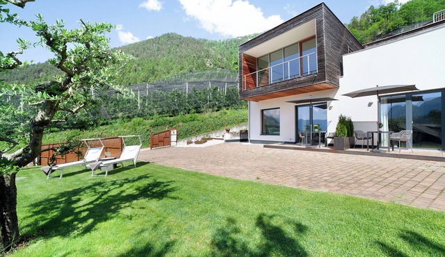 Apartment "Alivo Living Apartment Aurora" with Mountain View & Garden