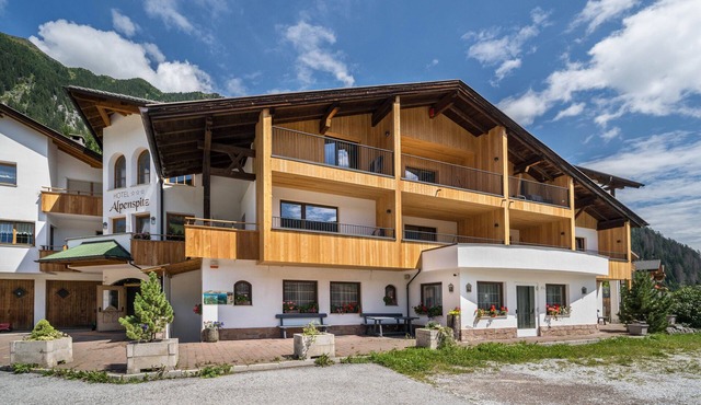 Apartment 'Alpenspitz Hocheck' with Mountain View, Shared Garden & Wi-Fi