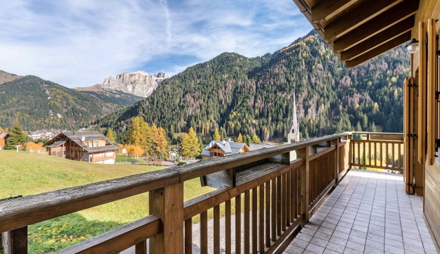 Apartment "Casa Loretta" with Mountain View, Balconies & Wi-Fi