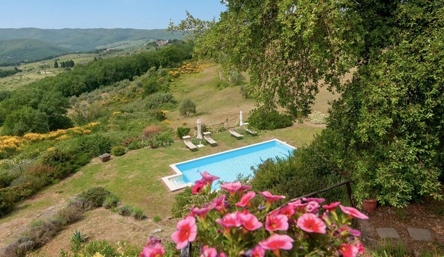 Apartment 'Cipressaia Bellavista' with Shared Pool, Shared Garden and Wi-Fi