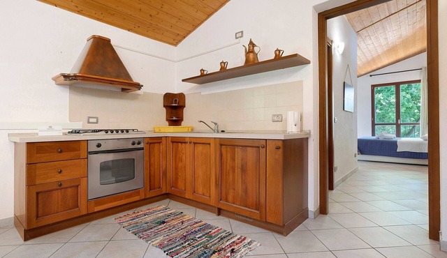 Apartment 'Classic' with Lake View, Shared Garden and Wi-Fi