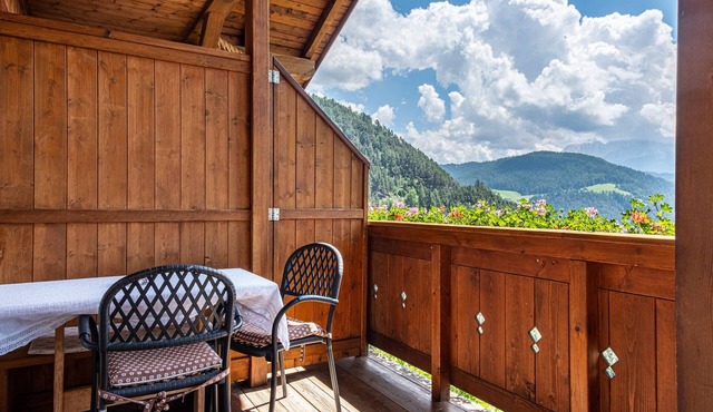 Apartment 'Gamperhof Planet' with Mountain View, Shared Garden and Whirlpool