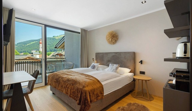 Apartment Hofer Room Bergnest with Mountain View, Private Terrace, and Wi-Fi