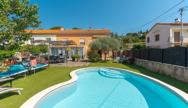Apartment 'Les Cerisiers' with Shared Pool, Shared Terrace and Wi-Fi