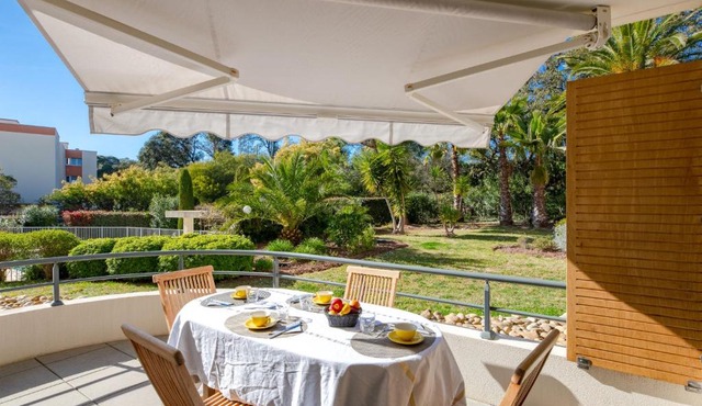 Apartment Les Rivages de L'Esterel-2 by Interhome