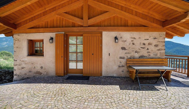 Apartment 'Maso Bornie Fior Di Ciliegio' with Mountain View, Shared Terrace and Wi-Fi