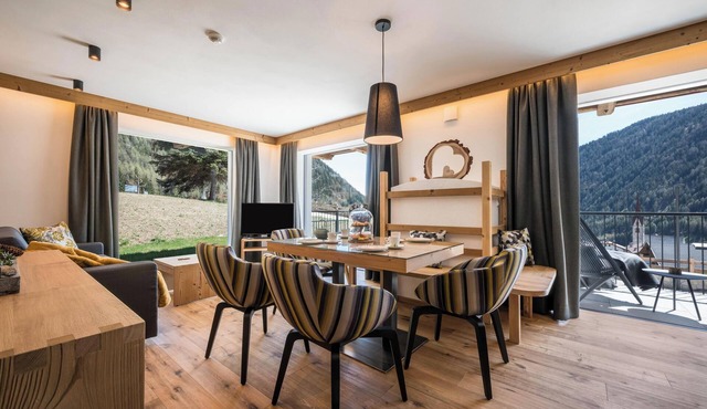 Apartment "Mulin Rudl" next to the Skiing Area with Mountain View, Sauna & Balcony