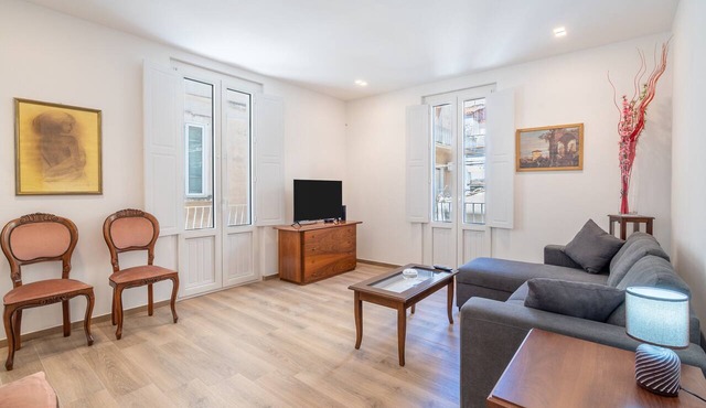 Apartment 'Ognissanti' with Private Terrace, Wi-Fi and Air Conditioning