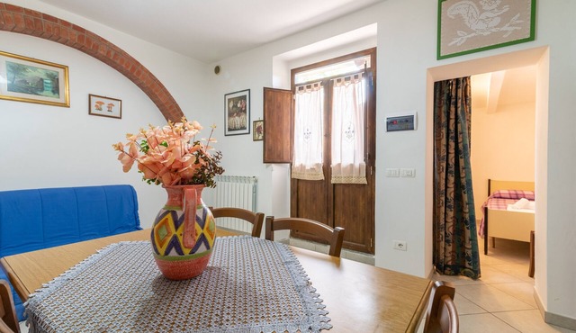 Apartment “Papà Giuseppe La Stalla” with Shared Pool and Wi-Fi