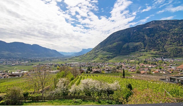 Apartment Residence Spisshof Ap 4 Main House with Panoramic View, Shared Pool & Wi-Fi