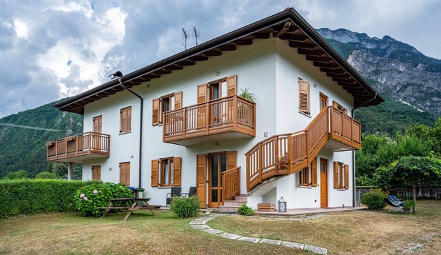 Apartment 'Villa Irma' with Mountain View, Private Pool and Wi-Fi