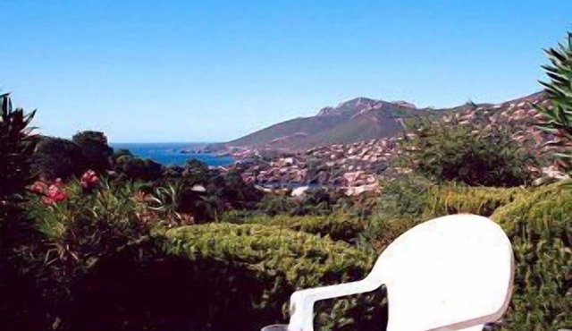 Apartment with Shared Pool & Breathtaking Mountain and Sea Views.