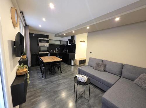 Appartement 2 pièces 4 personnes au cœur du village St étienne de Tinée