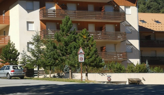 Auron, furnished 2-room apartment + mountain corner, sleeps 6