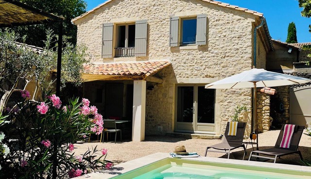 Authentic farmhouse just 3 km from Uzès. An invitation to enjoy the good life.