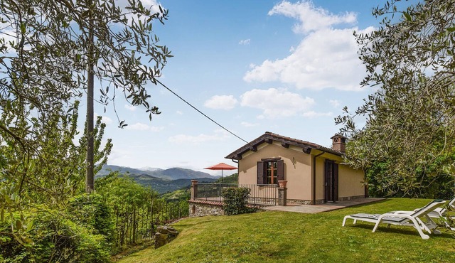 Awesome home in Barga