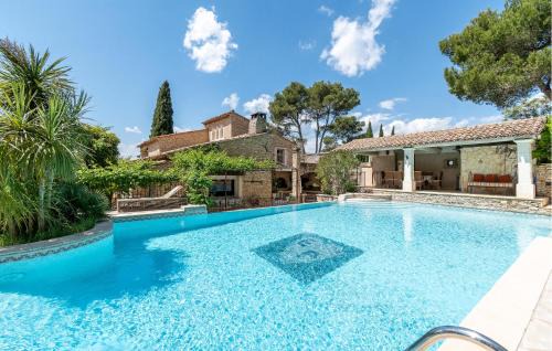 Awesome Home In Orgon