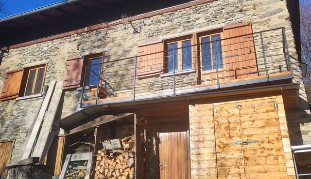 Baita Carlito - Quiet and sunny setting overlooking the forest