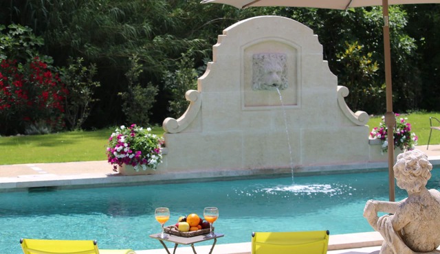 Bastide cypress for 4 people with swimming pool in the heart of the Alpilles-provence