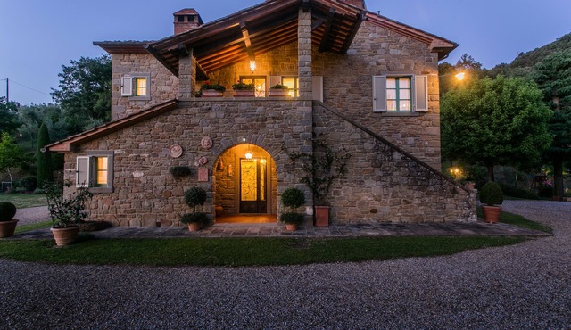 Beautiful villa in Tuscany with park and panoramic swimming pool!