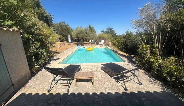 Beautiful 5-bedroom villa with a pool available for vacation rental in the Var,