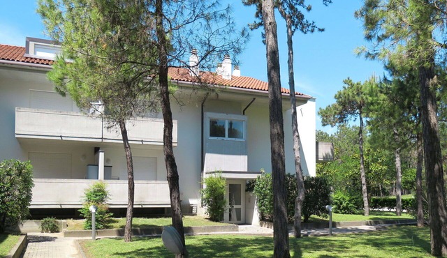 Beautiful apartment for 4 people with pool, WIFI, A/C, TV, balcony and pets allowed