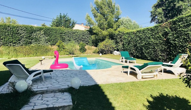 Beautiful air-conditioned villa with pool, near Aix-en-Provence, 4 bedrooms, 2 bathrooms