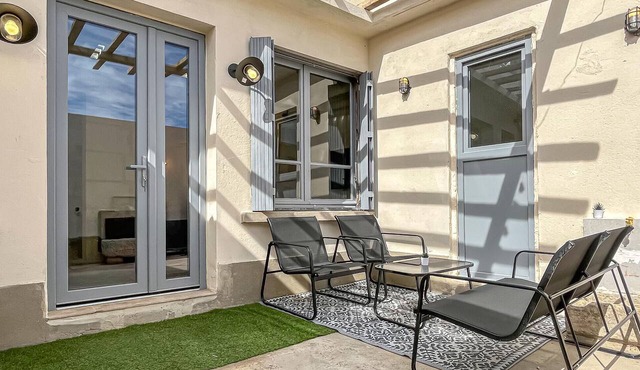 Beautiful home in Beaucaire with WiFi