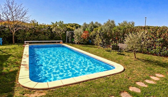 Beautiful home in Taillades with outdoor swimming pool