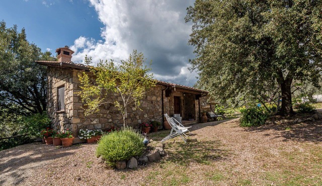Beautiful private villa with private pool, WIFI, TV, patio, pets allowed and panoramic view
