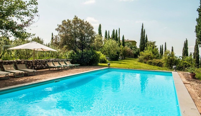 Beautiful private villa for 16 guests with private pool, A/C, WIFI, TV, patio and panoramic view