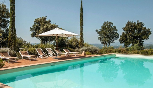 Beautiful private villa for 12 people with A/C, WIFI, private pool, TV and panoramic view
