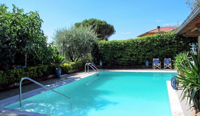 Beautiful private villa for 9 guests with private pool, A/C, WIFI, TV, patio and pets allowed