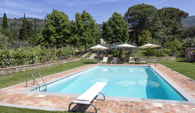 Beautiful private villa with A/C, private pool, WIFI, TV, patio, panoramic view, close to Cortona