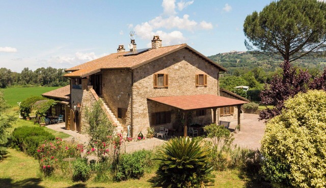 Beautiful private villa for 8 guests with WIFI, A/C, private pool, patio and pets allowed