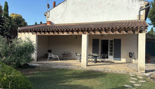 Beautiful Provençal farmhouse with swimming pool.