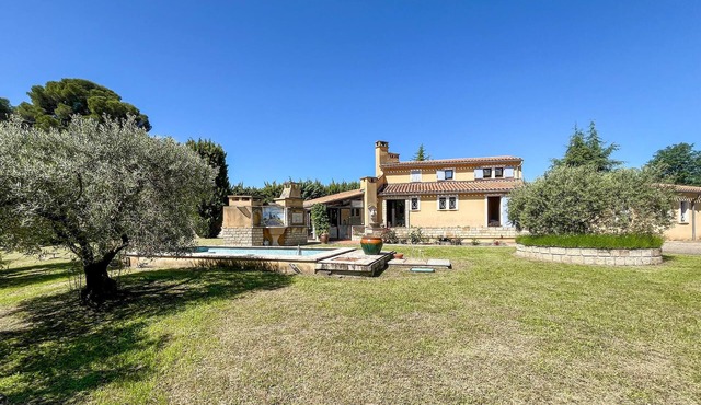 Belle maison accès étang