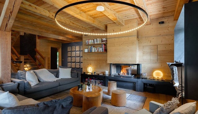 Belliou - Five Bedroom Chalet, Sleeps 14