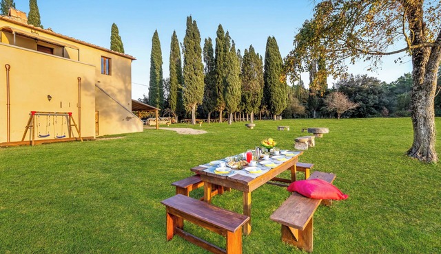 Berignone Natural Paradise Apt with Pool, Volterra, Italy
