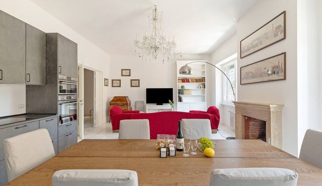 Bright and Spacious 5BR Apartment in Pariol