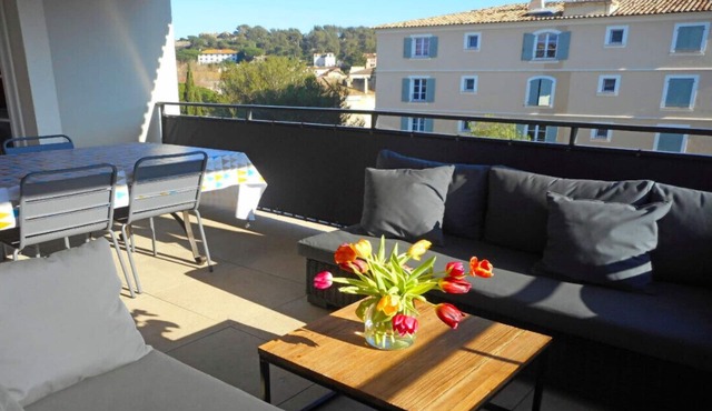 Bright Flat In The Heart Of Saint Tropez