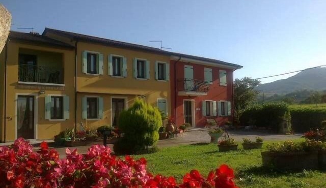 By: An hour from VENICE, in the park of the Colli Euganei - Tourist Locations