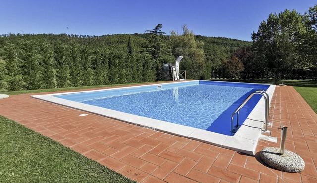 camera in agriturismo con piscina